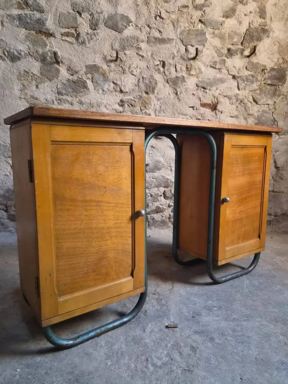 Bureau d'écriture moderniste français en hêtre et acier tubulaire, années 1930