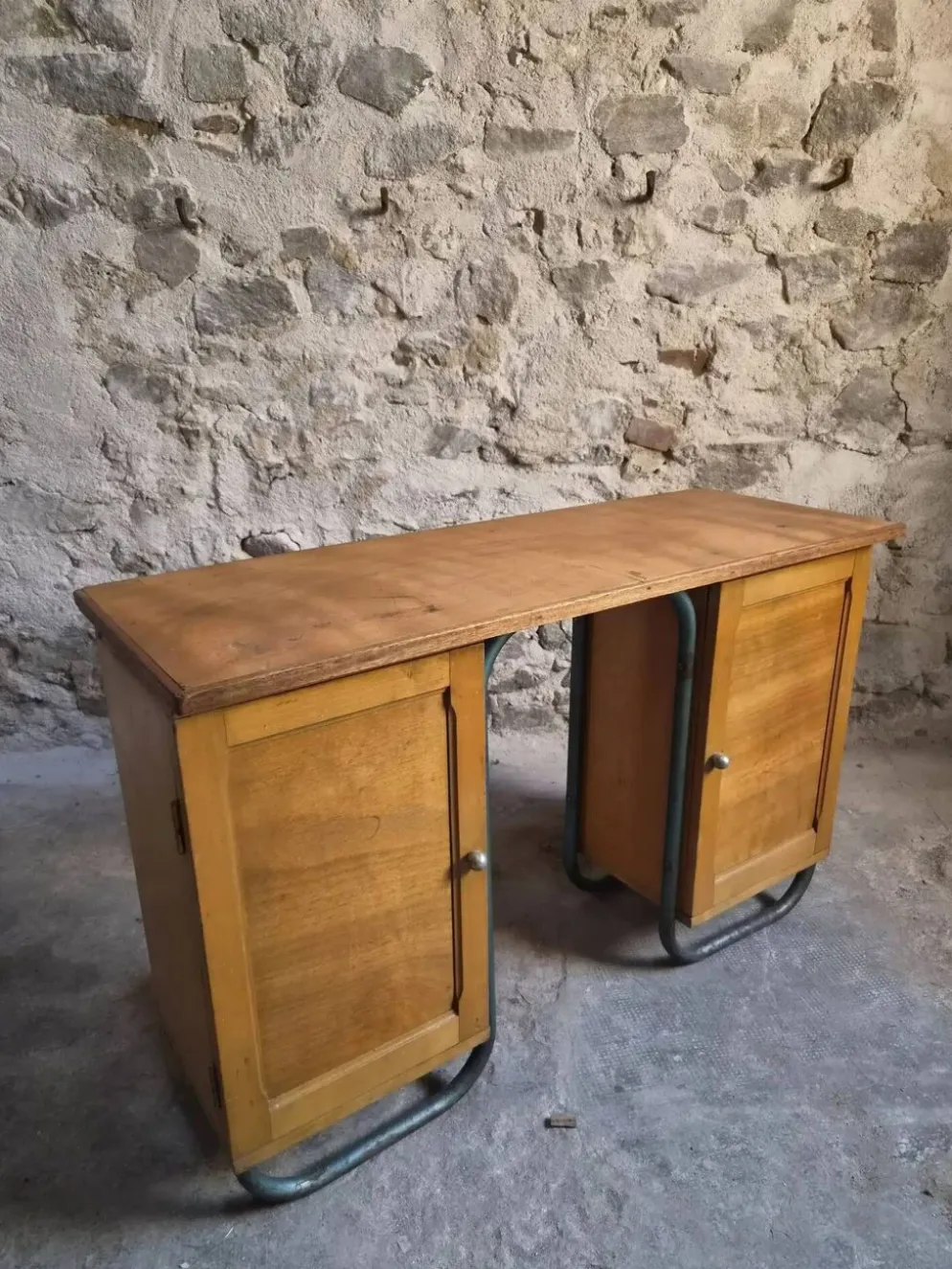 Bureau d'écriture moderniste français en hêtre et acier tubulaire, années 1930