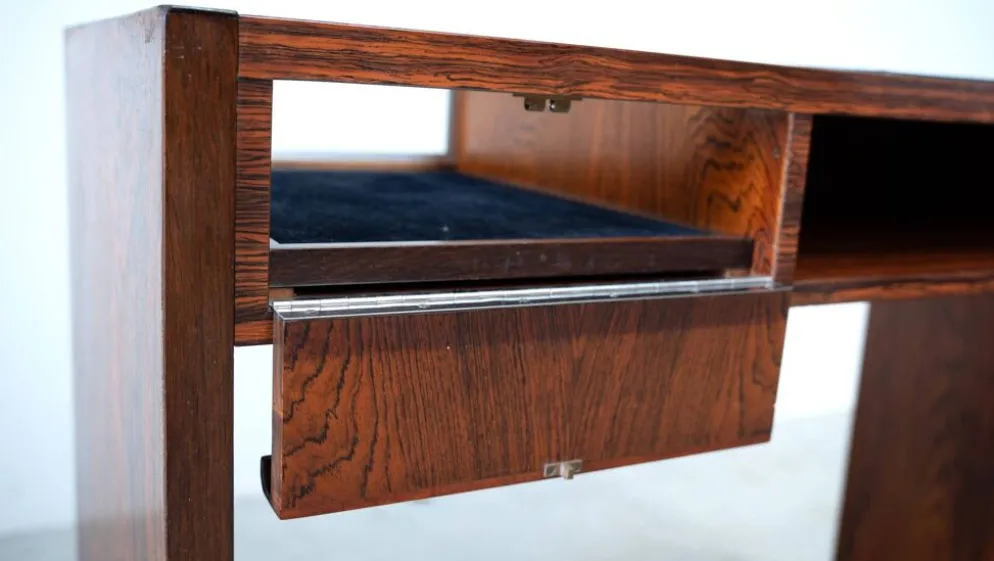 Bureau de bijoutier sur mesure des années 1970