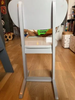 Bureau de comptable et sa chaise a patins de chez laurette