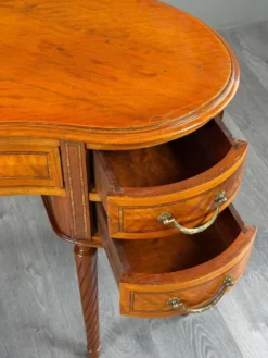 Bureau de dame de style Louis XVI, XIXe siècle