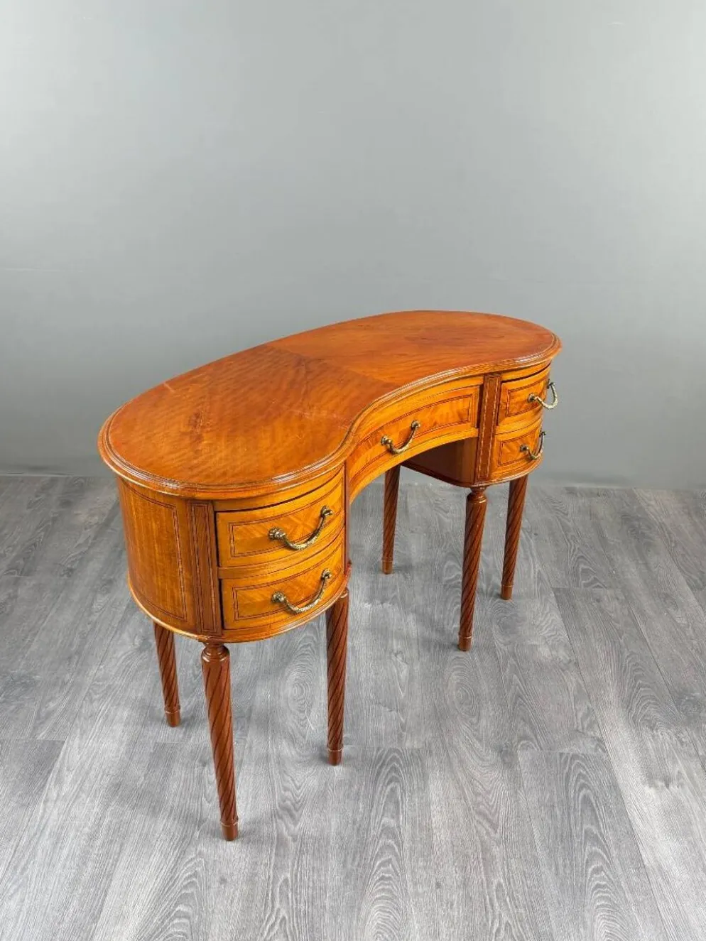 Bureau de dame de style Louis XVI, XIXe siècle
