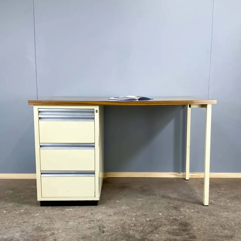 Bureau de médecin, métal laqué et aggloméré, années 1970