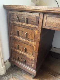 Bureau de ministre à caissons