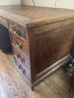 Bureau de ministre à caissons