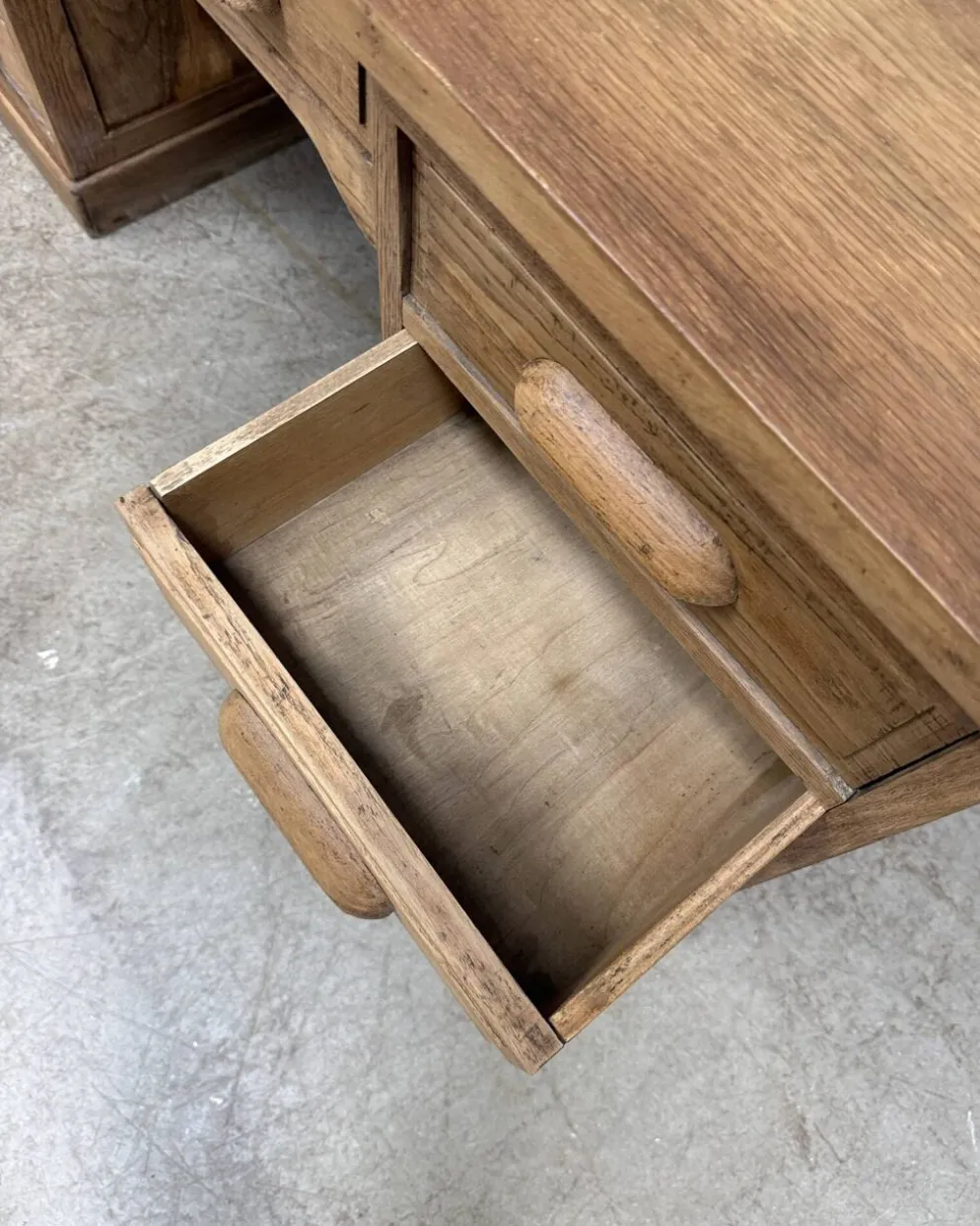 Bureau de ministre en chêne (rénové)