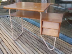 Bureau d'enfant années 