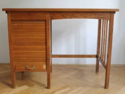 Bureau d'enfant 'Jerry' en chêne massif des années 1930