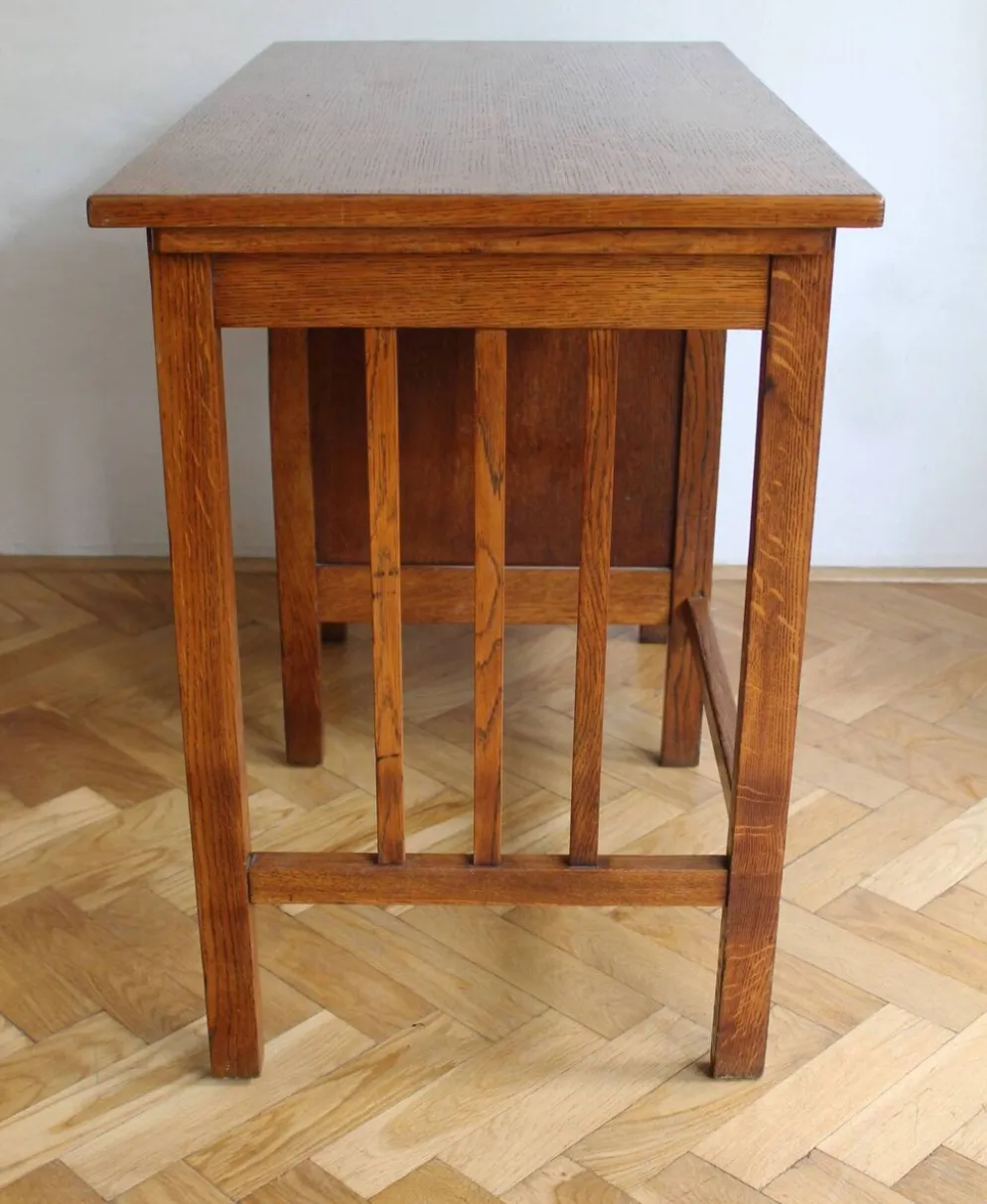Bureau d'enfant 'Jerry' en chêne massif des années 1930