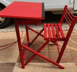 Bureau d'enfant pliant en bois peint