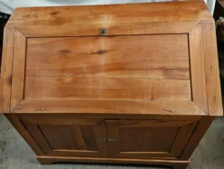 Bureau de pente en merisier blond