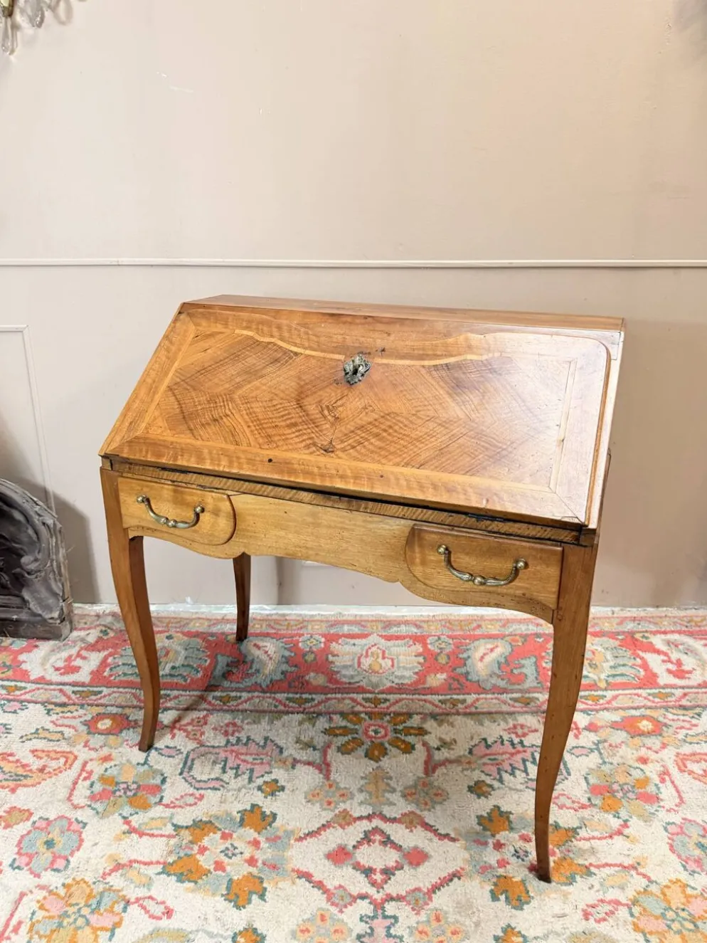 BUREAU DE PENTE EN NOYER D’ÉPOQUE LOUIS XV XVIII EME SIÈCLE