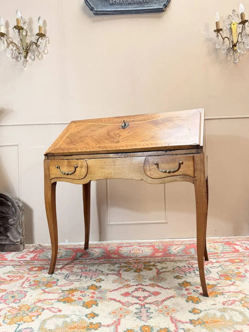 BUREAU DE PENTE EN NOYER D’ÉPOQUE LOUIS XV XVIII EME SIÈCLE