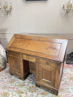 Bureau de pente en noyer d’époque directoire xviii eme siècle