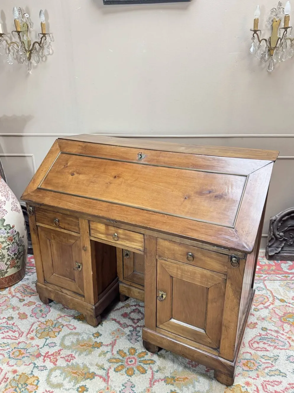 Bureau de pente en noyer d’époque directoire xviii eme siècle