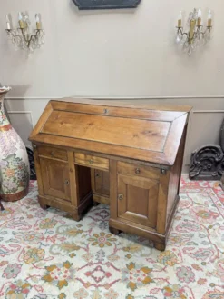 Bureau de pente en noyer d’époque directoire xviii eme siècle