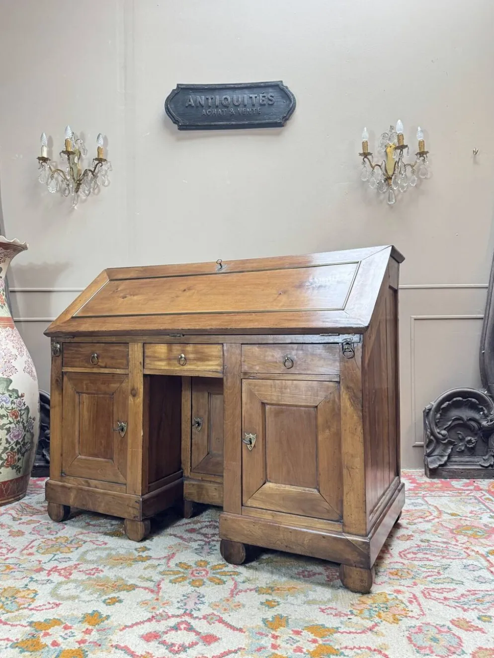Bureau de pente en noyer d’époque directoire xviii eme siècle