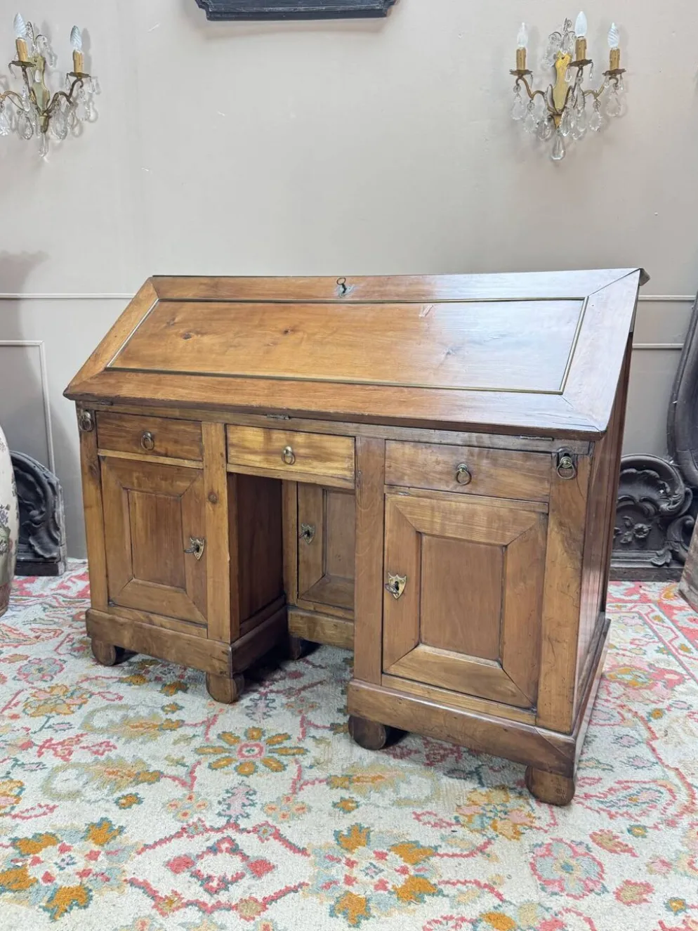 Bureau de pente en noyer d’époque directoire xviii eme siècle