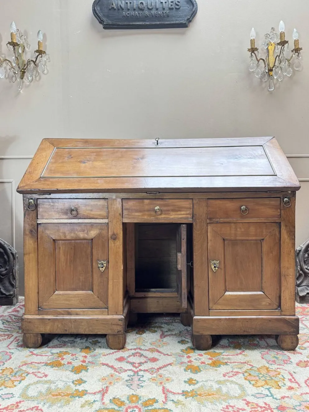 Bureau de pente en noyer d’époque directoire xviii eme siècle