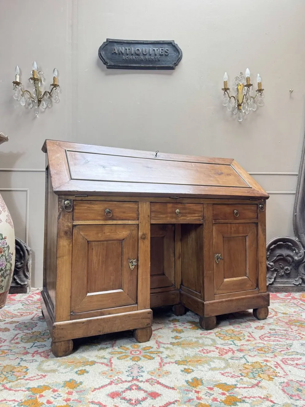 Bureau de pente en noyer d’époque directoire xviii eme siècle