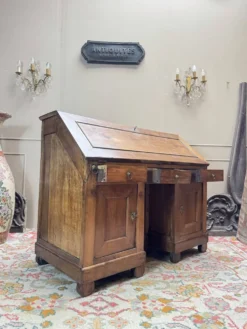 Bureau de pente en noyer d’époque directoire xviii eme siècle