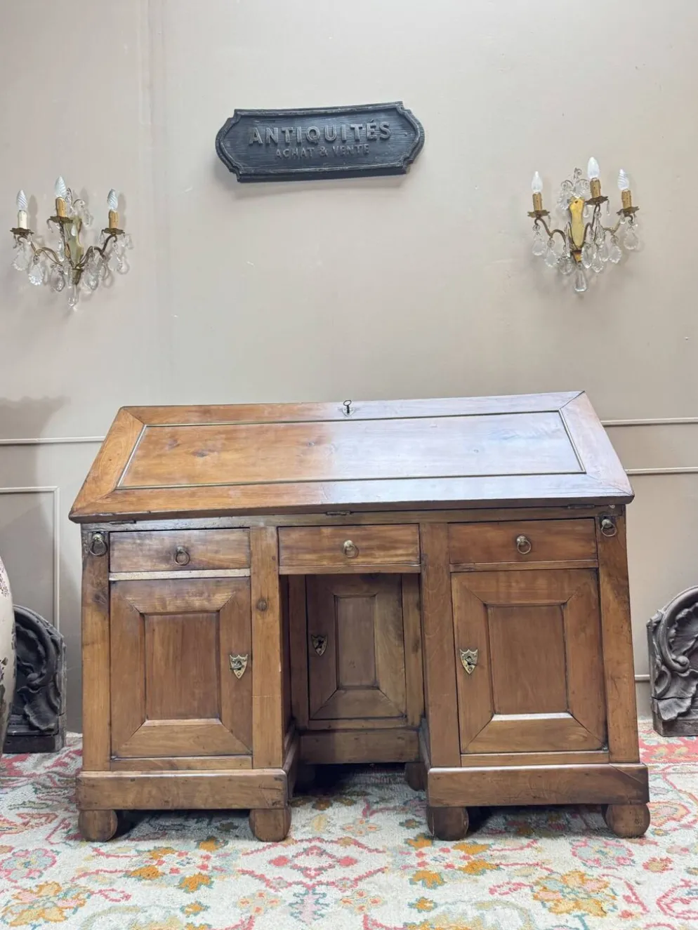 Bureau de pente en noyer d’époque directoire xviii eme siècle