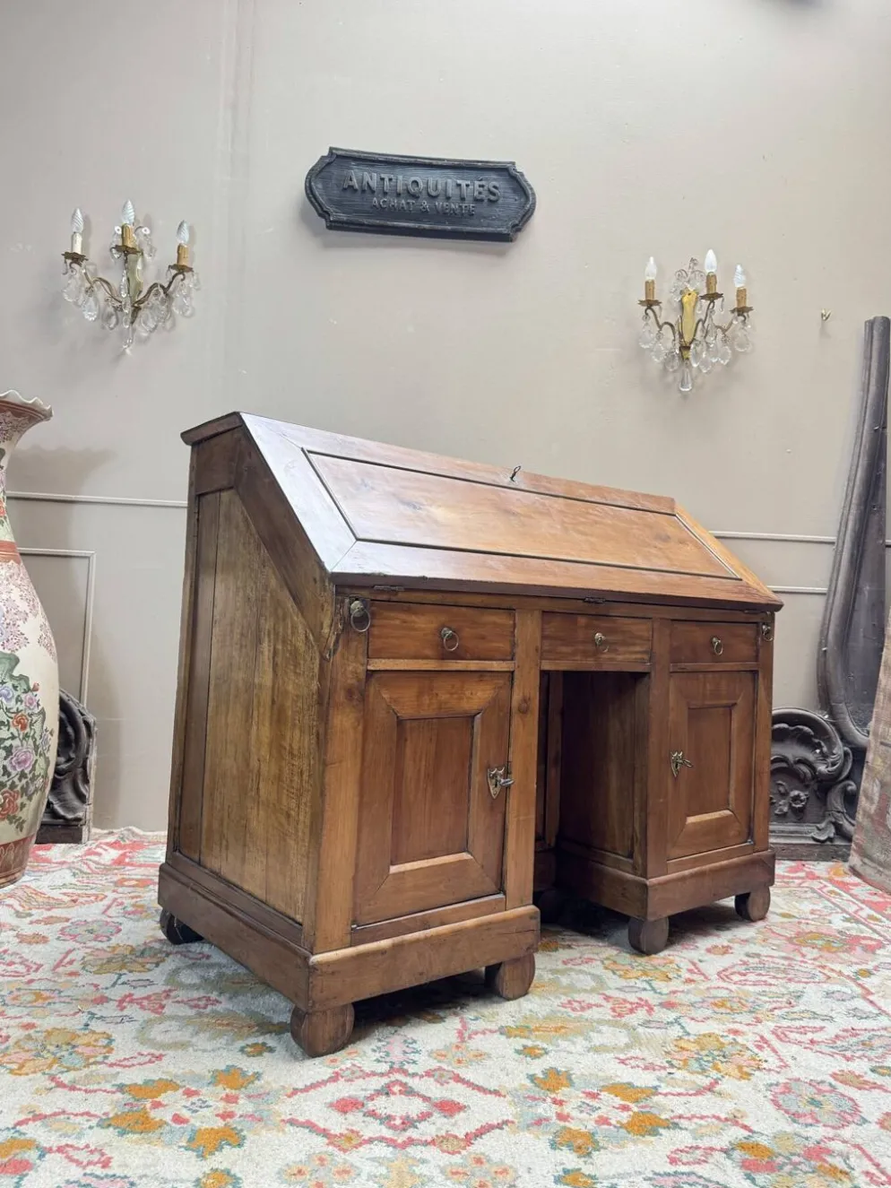 Bureau de pente en noyer d’époque directoire xviii eme siècle