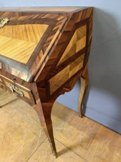 Bureau de pente Louis XV en marqueterie XVIIIème