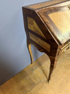 Bureau de pente Louis XV en marqueterie XVIIIème