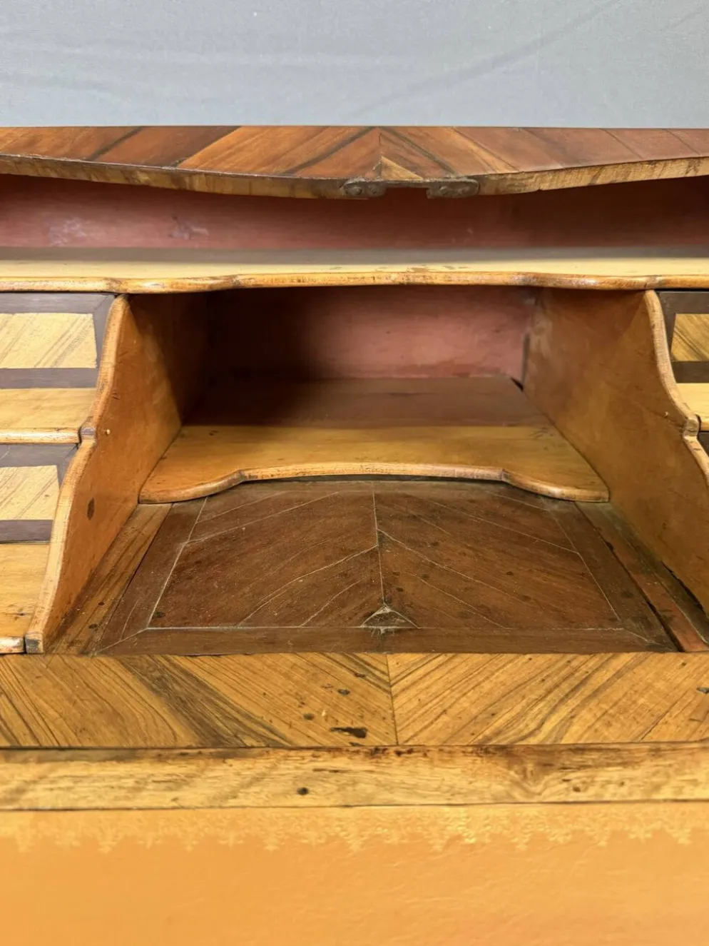 Bureau de pente Louis XV en marqueterie XVIIIème