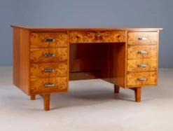 Bureau des années 50 avec placage en ronce et huit tiroirs, Tchécoslovaquie, 140,5 × 69,5 × 77,5 cm