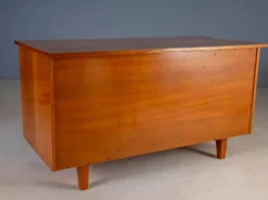 Bureau des années 50 avec placage en ronce et huit tiroirs, Tchécoslovaquie, 140,5 × 69,5 × 77,5 cm