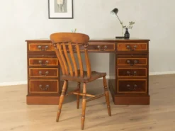 Bureau de style anglais ancien