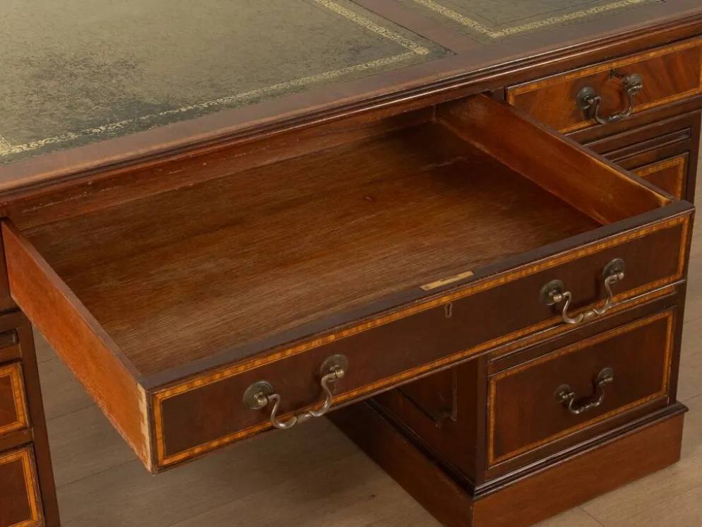 Bureau de style anglais ancien