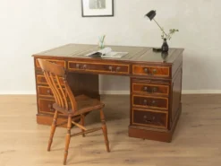 Bureau de style anglais ancien