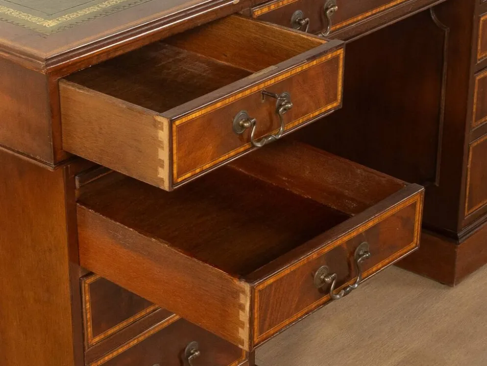 Bureau de style anglais ancien