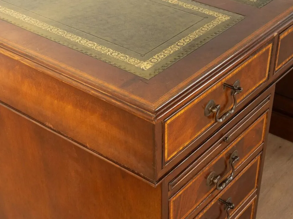Bureau de style anglais ancien