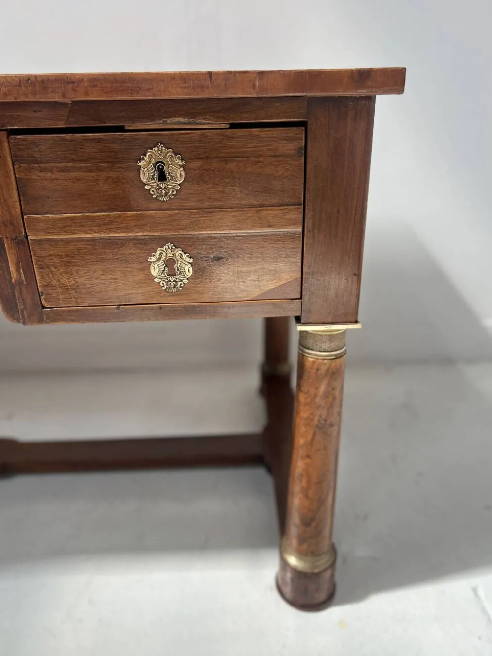 Bureau de style Empire en acajou et placage XIXieme siècle
