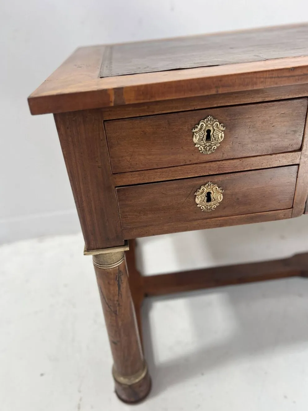 Bureau de style Empire en acajou et placage XIXieme siècle