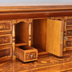 Bureau de style hollandais avec incrustations florales