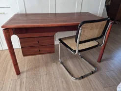 Bureau de style scandinave vintage