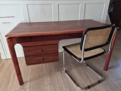 Bureau de style scandinave vintage