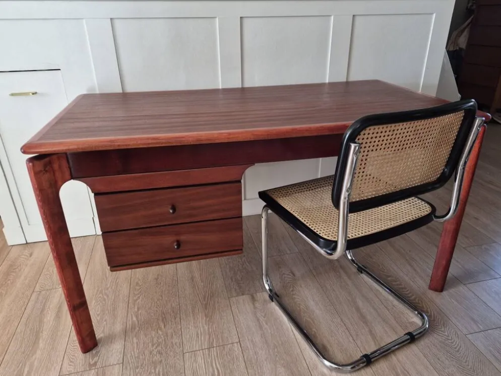 Bureau de style scandinave vintage