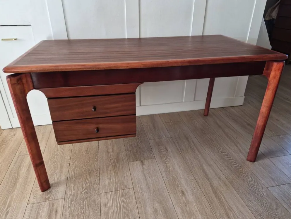 Bureau de style scandinave vintage