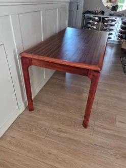 Bureau de style scandinave vintage