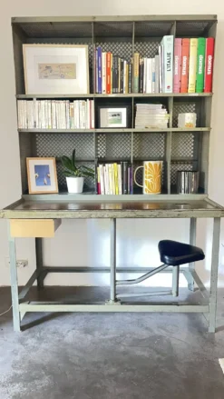 Bureau de tri postal industriel
