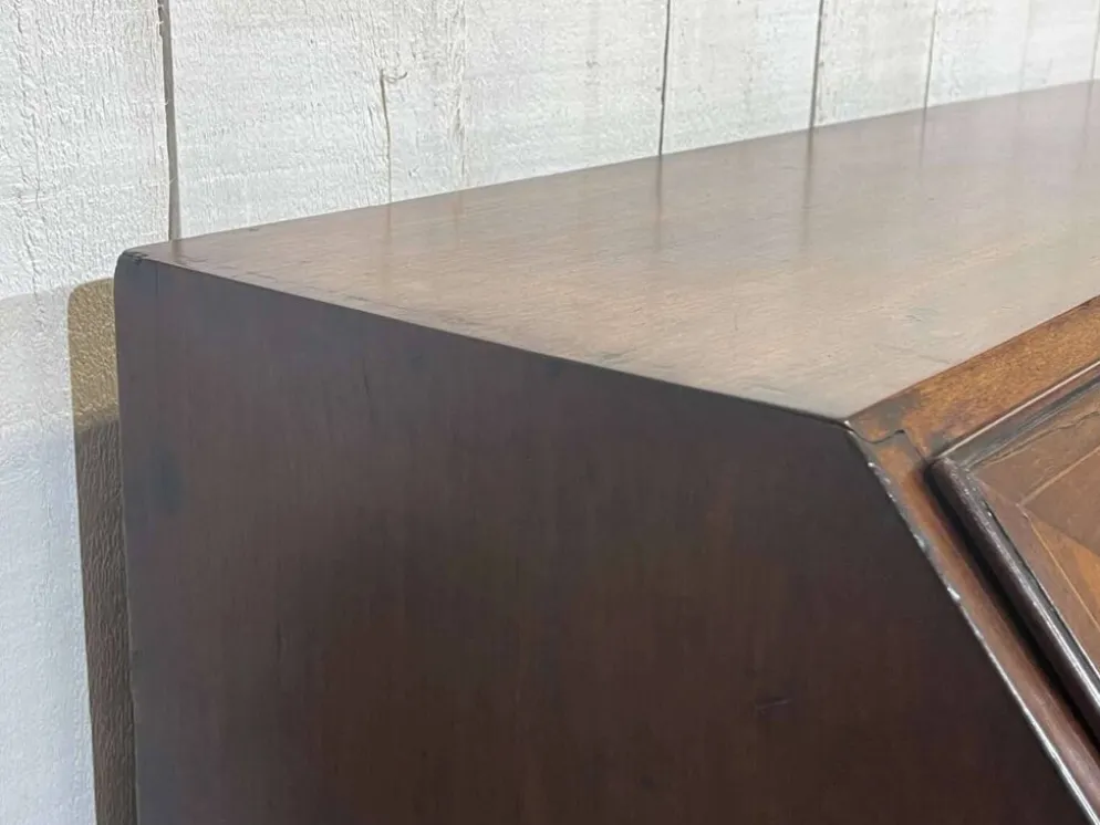 Bureau dos d'âne anglais Georgien datant du XIXème siècle, acajou et chêne