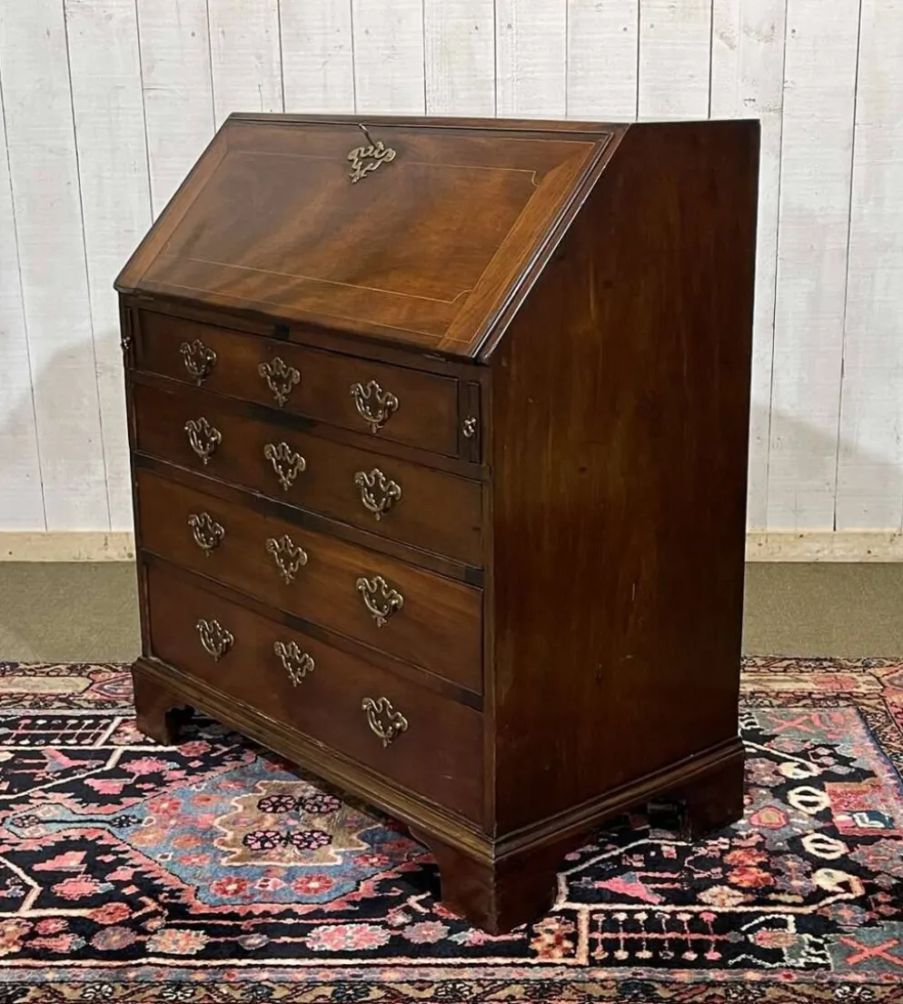 Bureau dos d'âne anglais Georgien datant du XIXème siècle, acajou et chêne