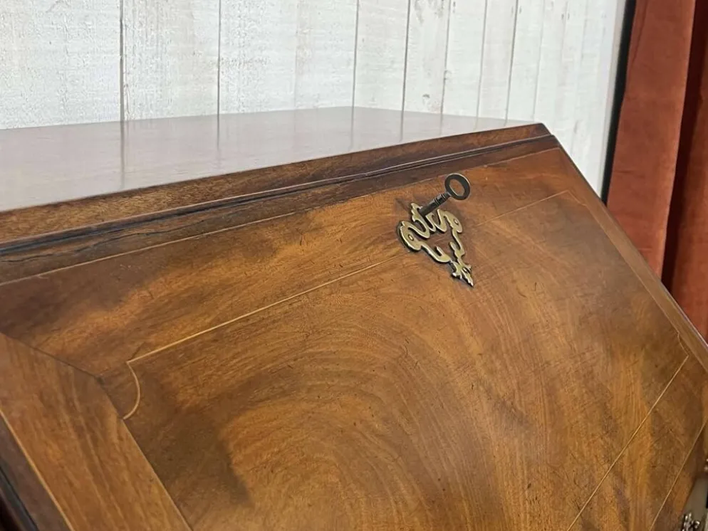 Bureau dos d'âne anglais Georgien datant du XIXème siècle, acajou et chêne