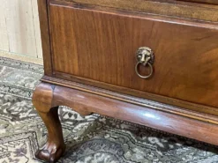 Bureau dos d'âne en anglais en acajou des années 1930